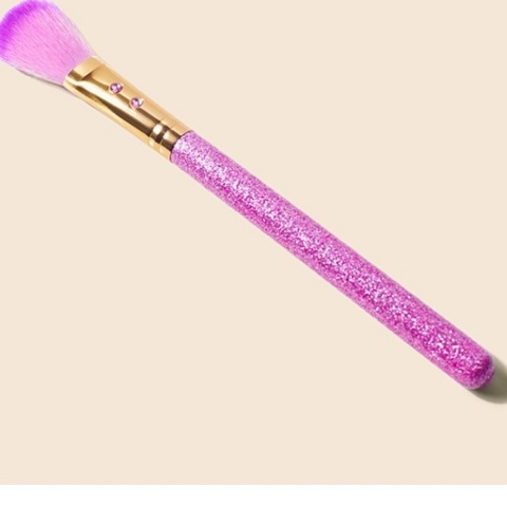 makeup brush